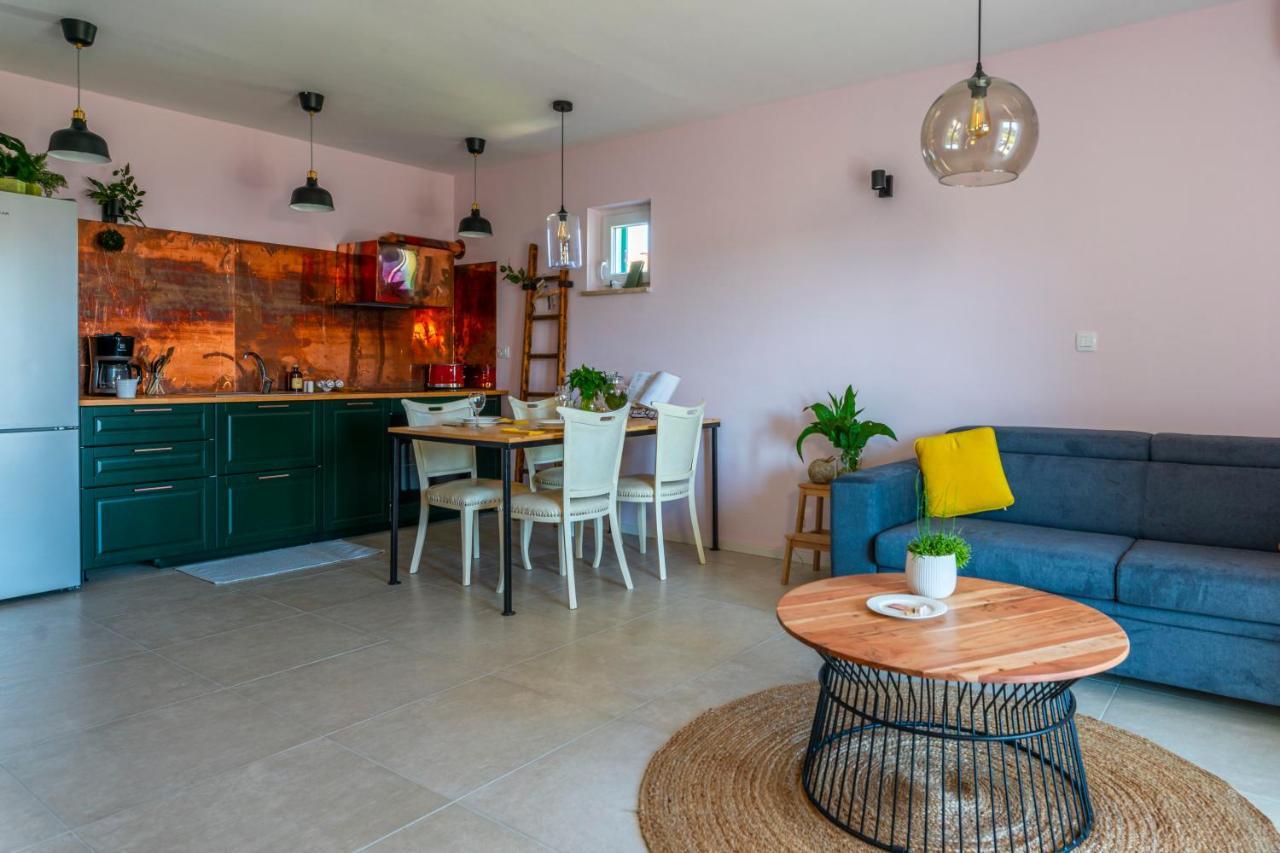 Charming Tale Apartments Modun19 Pirovac Exterior foto